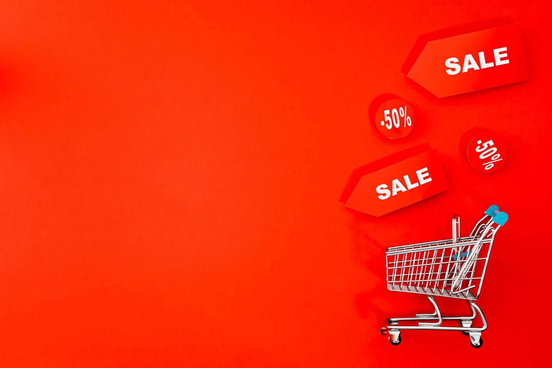 Grafik pertumbuhan penjualan 5,5% di platform Shopee bulan ini, menampilkan tren peningkatan kategori elektronik