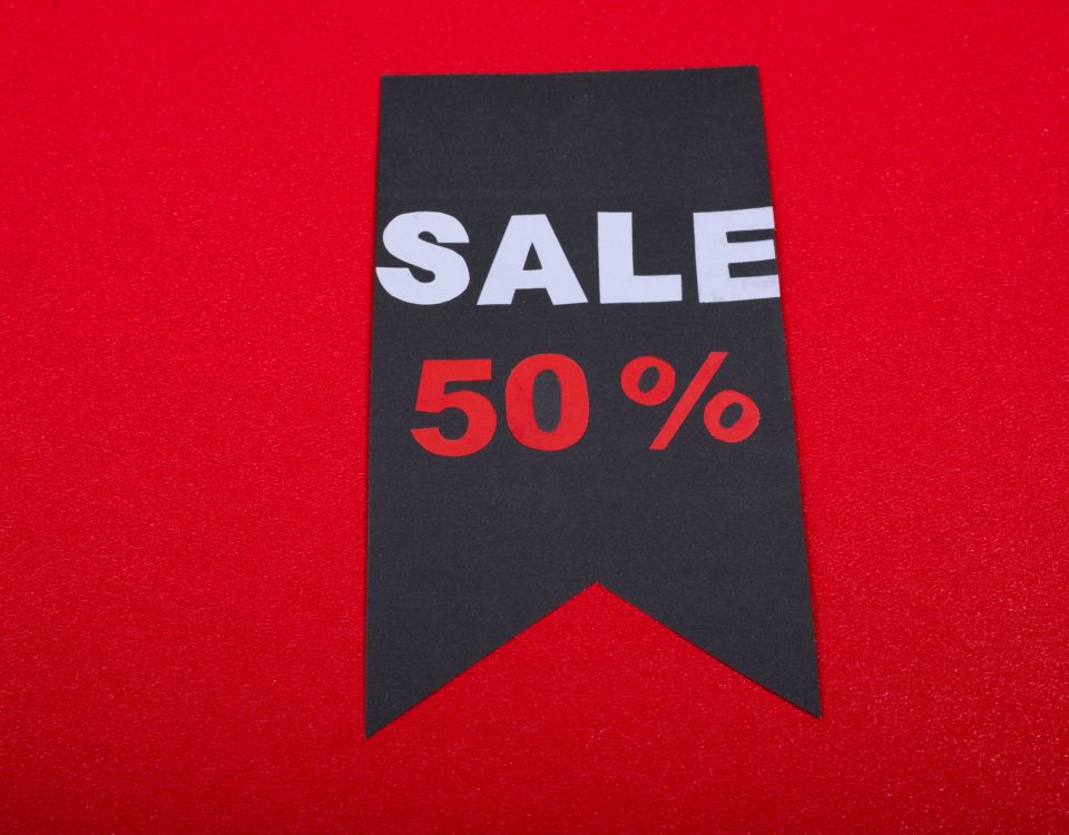 Gambar kode promo Tokopedia dengan diskon hingga 50% untuk produk fashion terbaru.