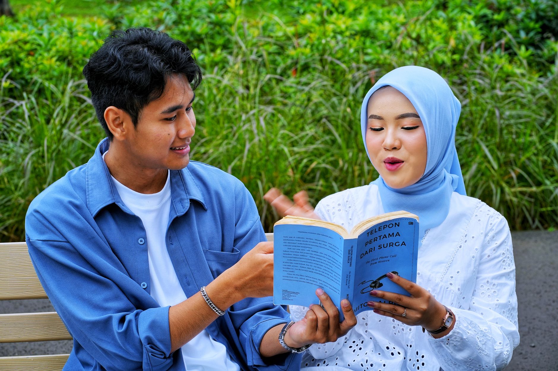 Logo Gramedia Affiliate Program menampilkan logo Gramedia dengan teks bergabung menjadi mitra penjual buku online