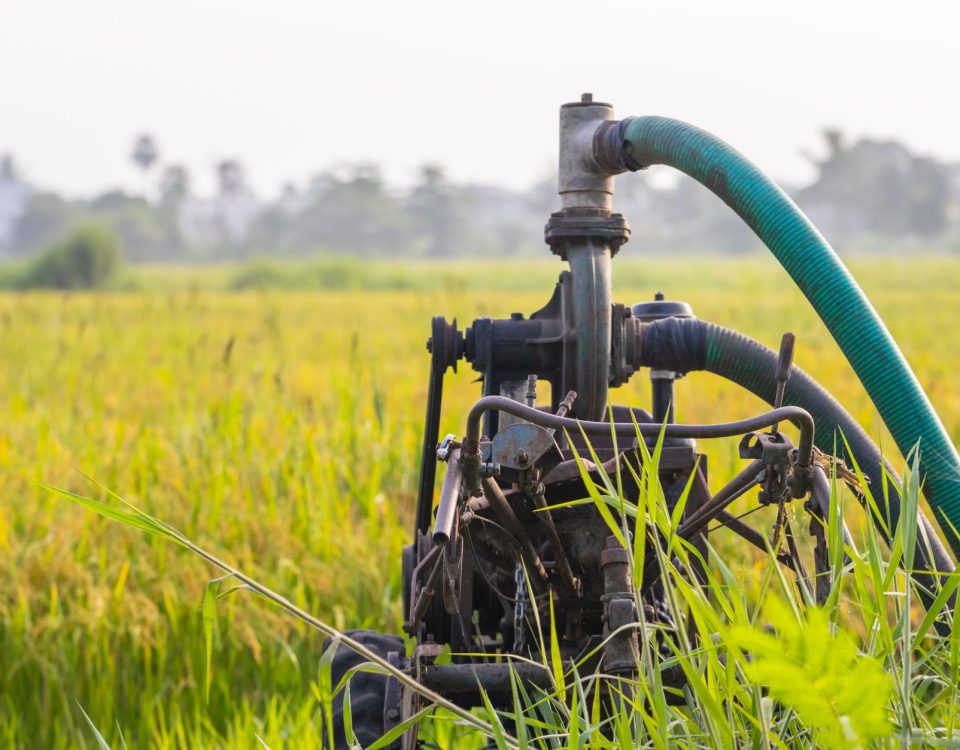 Toko pompa air menyediakan berbagai model pompa berkualitas untuk kebutuhan rumah dan industri.